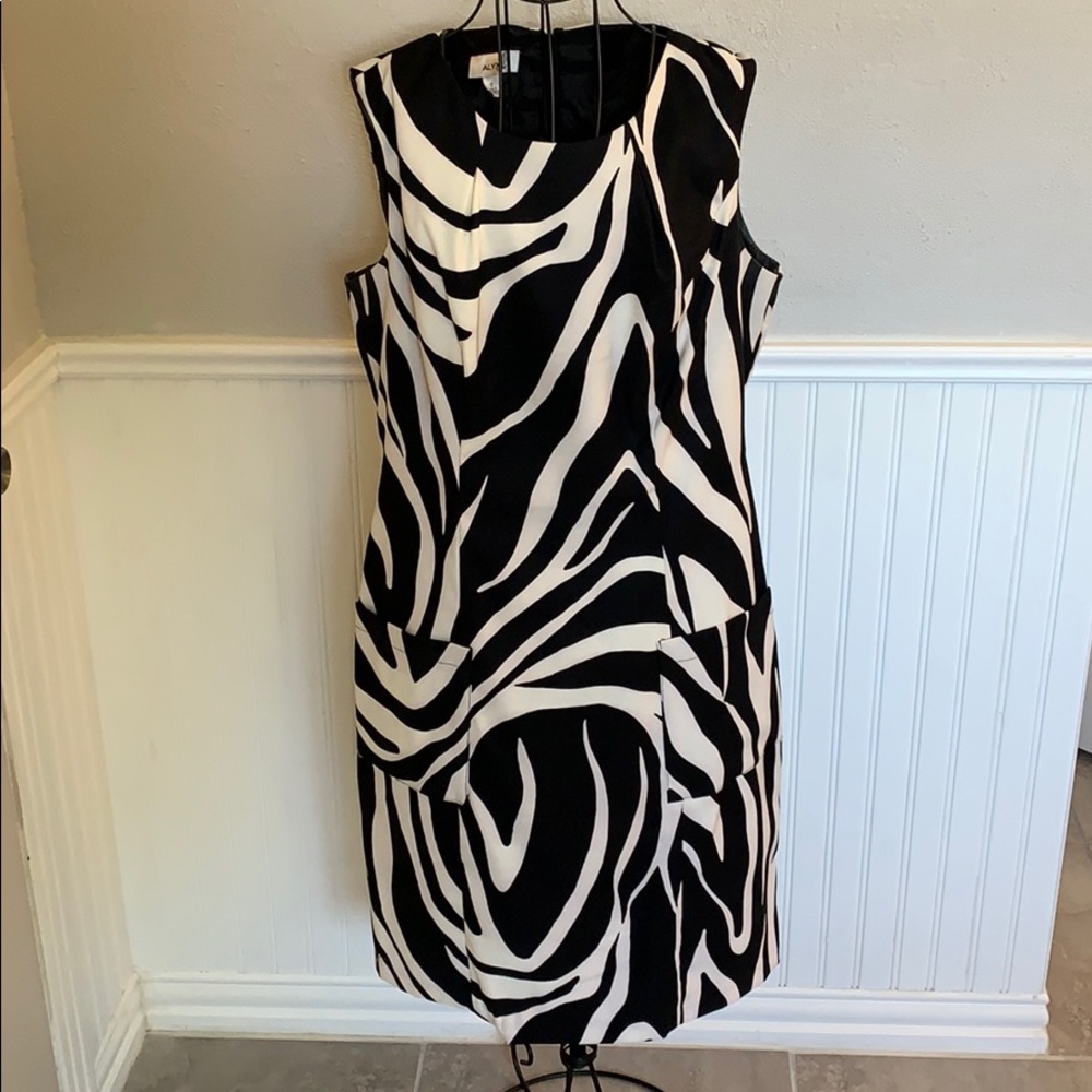 ♥️ Alyx Limited Black/White Sheath Dress Women 12